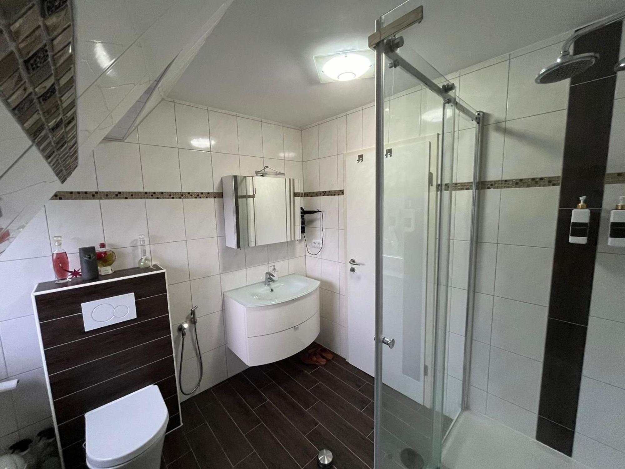 Schickes 110Qm Ferienhaus In Naehe Vw, Messe,Dez Und Orangerie Касел Екстериор снимка