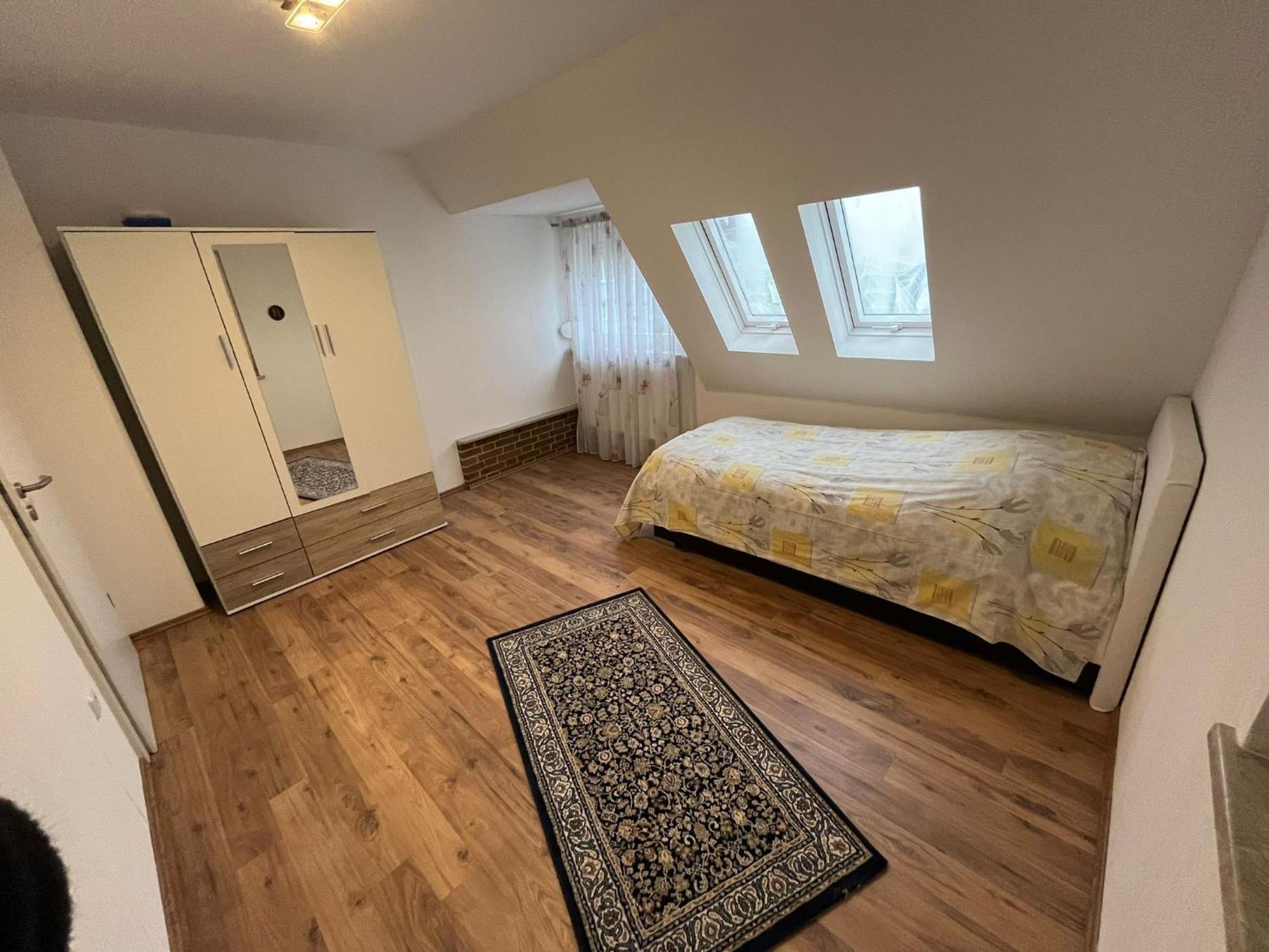 Schickes 110Qm Ferienhaus In Naehe Vw, Messe,Dez Und Orangerie Касел Екстериор снимка